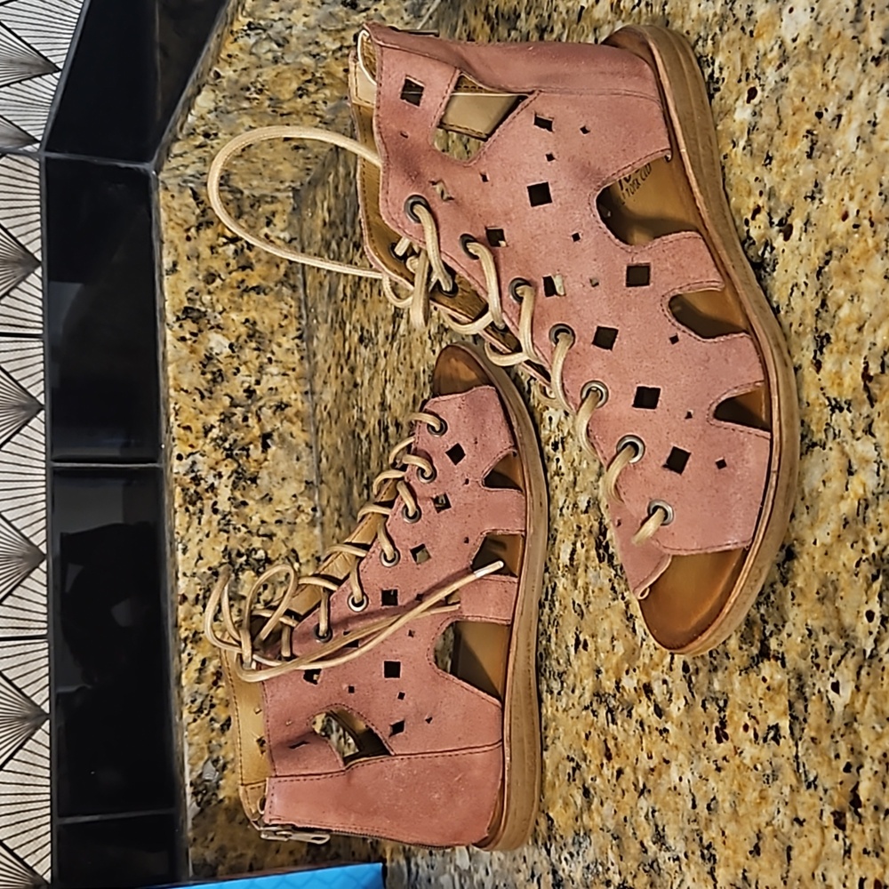 Miz Mooz Florence leather gladiator sandals. - Picture 2 of 4